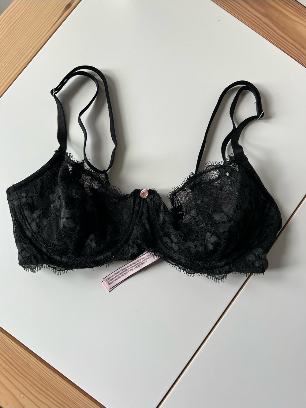 NWOT Victoria's Secret Black Lace Underwire Bra with Scalloped Trim